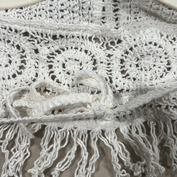 yarn top with adjustable strings on neck and back padded cups - Picture 4 of 4